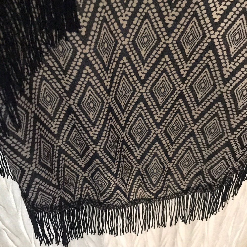 boho lightweight wrap kimono with fringe🌼 - Picture 2 of 5